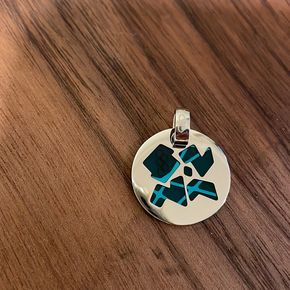 Links of London pendant.